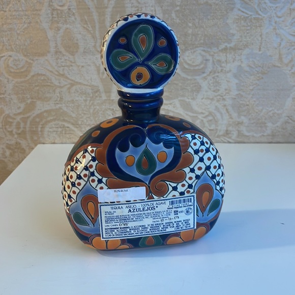 Beautiful hand painted Azulejos bottle - Picture 3 of 3